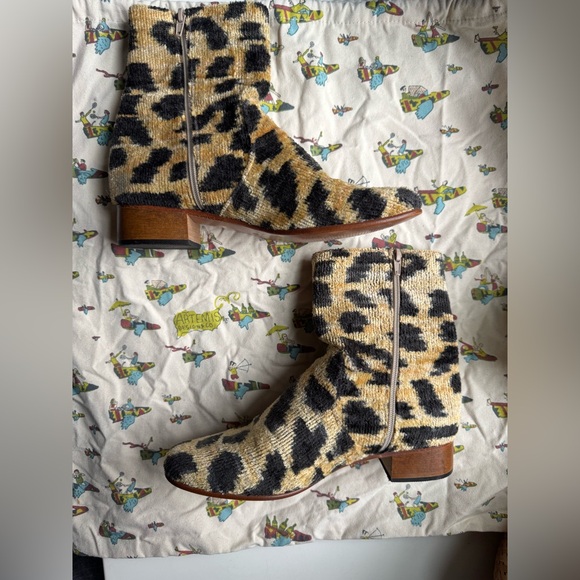 Artemis Design Co. Shoes - Artemis Design Co Velvet Leopard Booties Size 38